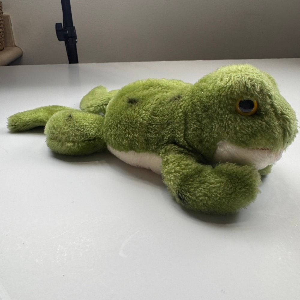 Vintage 1976 Dakin Frog Plush Green Bean Bag Stuffed Animal Toy 9 inch Retro